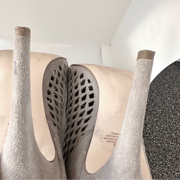 Ivanka Trump High Heels - Picture 7 of 10